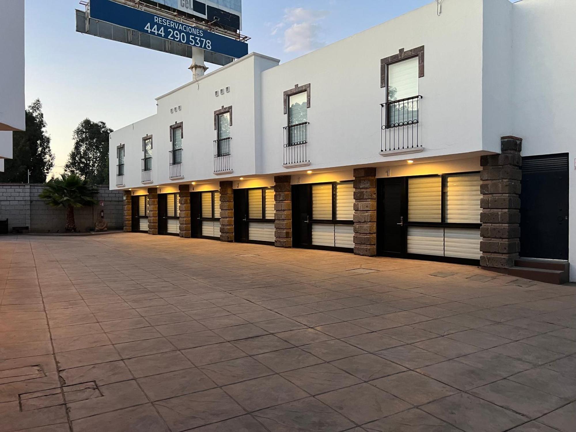 Qa Hotel ซานหลุยส์โปโตซิ ภายนอก รูปภาพ
